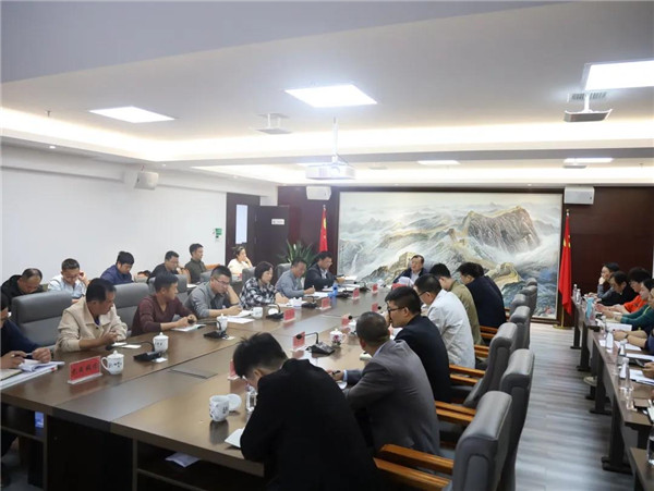 市城投集團(tuán)召開重點(diǎn)項目調(diào)度會暨疫情防控部署會